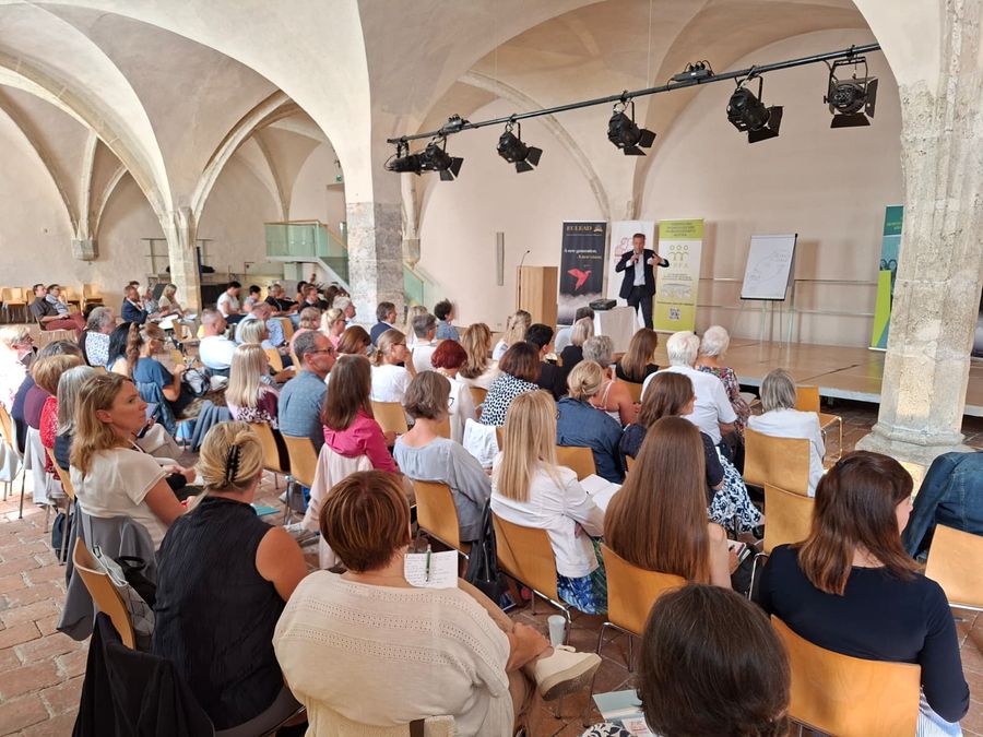 Training with 100+ leaders