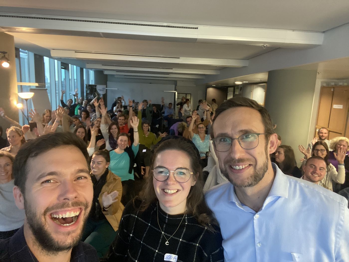 Aron Marton, Cecilia Cadman and Roland Bernhard with participants of the modular training series at the Teach For Austria office in Vienna, October 2024