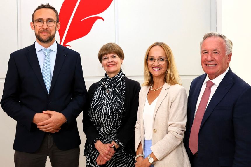 Roland Bernhard, Ulrike Greiner, Barbara Haid and Gary Lewis after the press conference