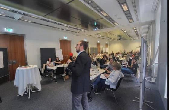 Roland Bernhard speaking to school leaders at the Leadership Days in Graz