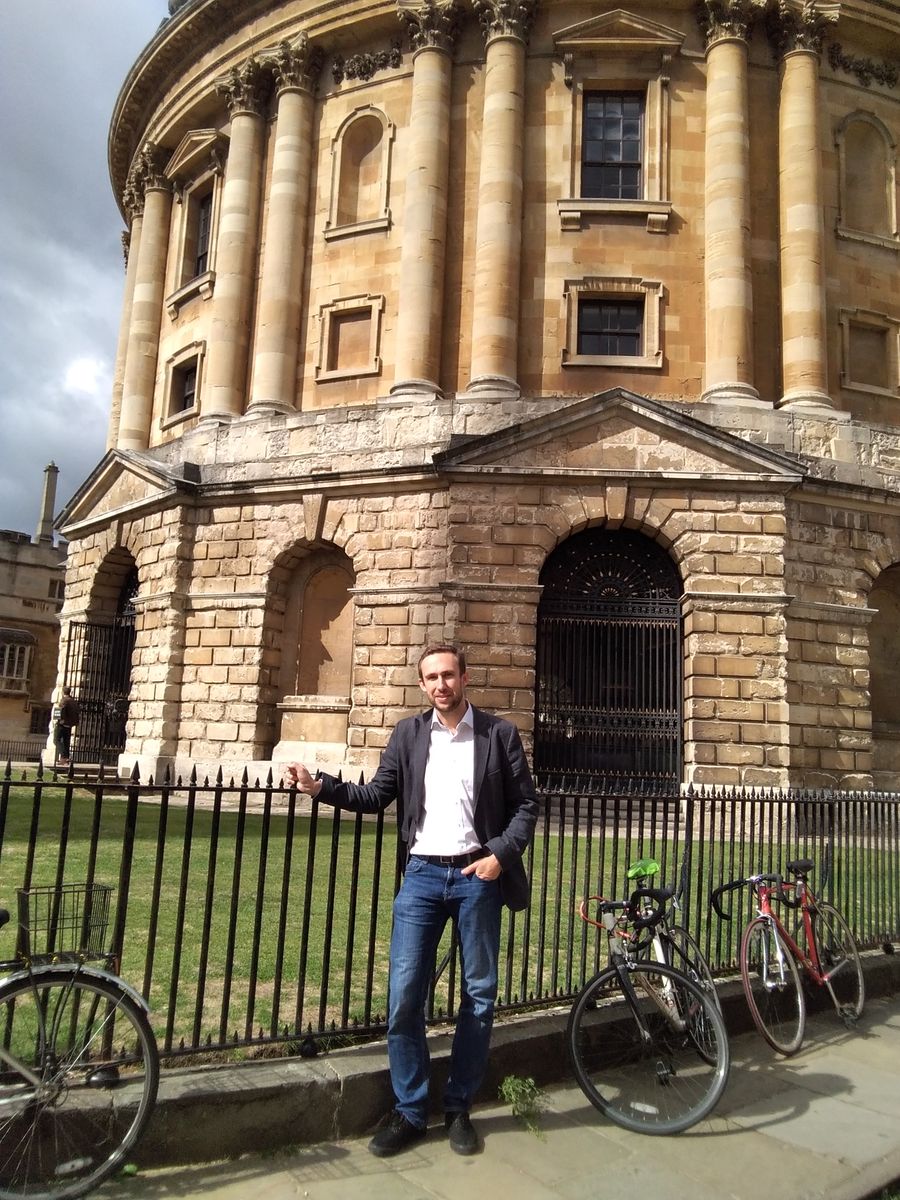 Roland Bernhard in front of the Radcliffe Camera, Oxford